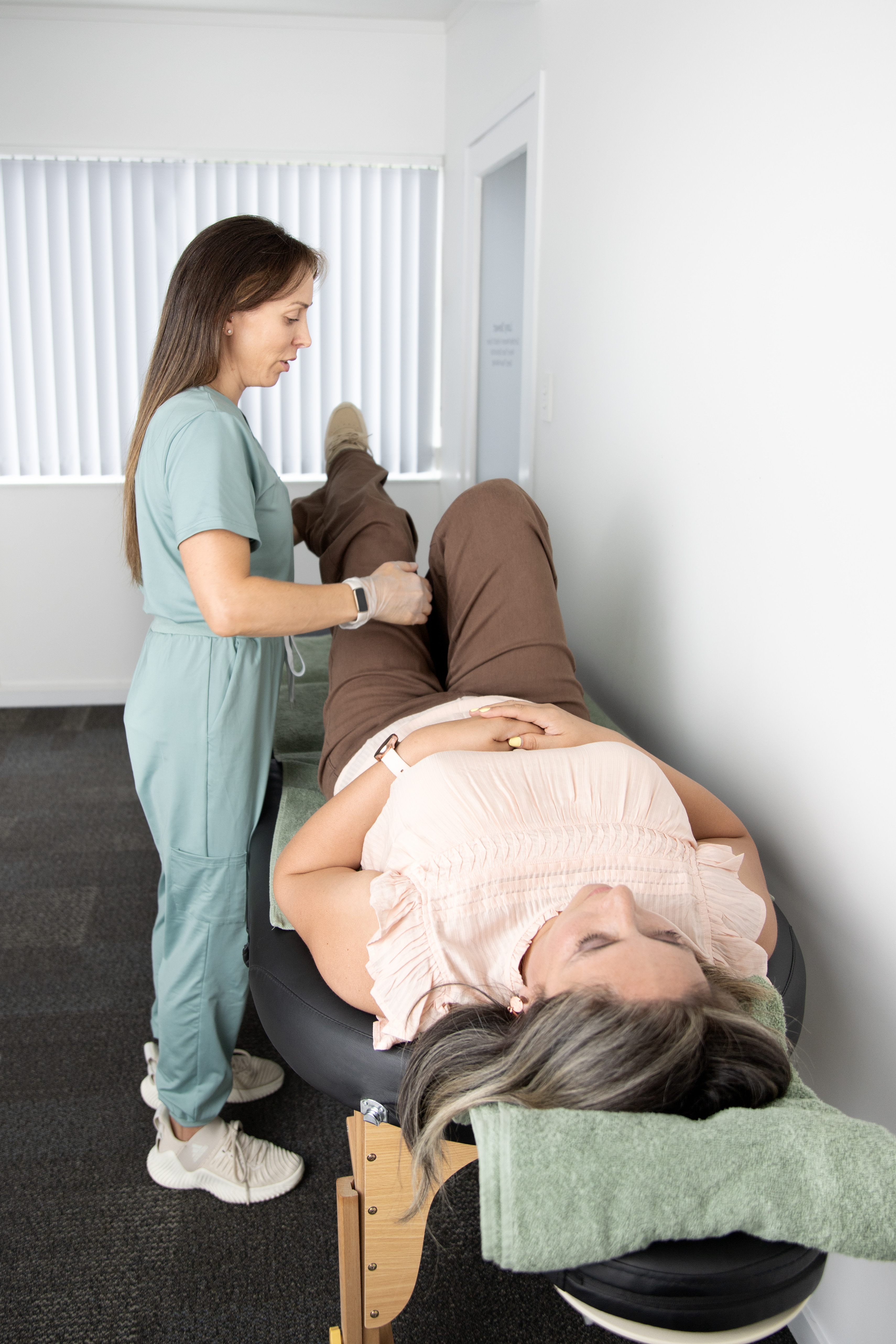 Manual therapy for pregnancy-related pain